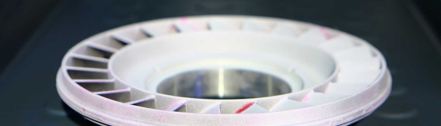 pibs-titelbild-pt zu untersuchendes Werkstück in der Eindringprüfung